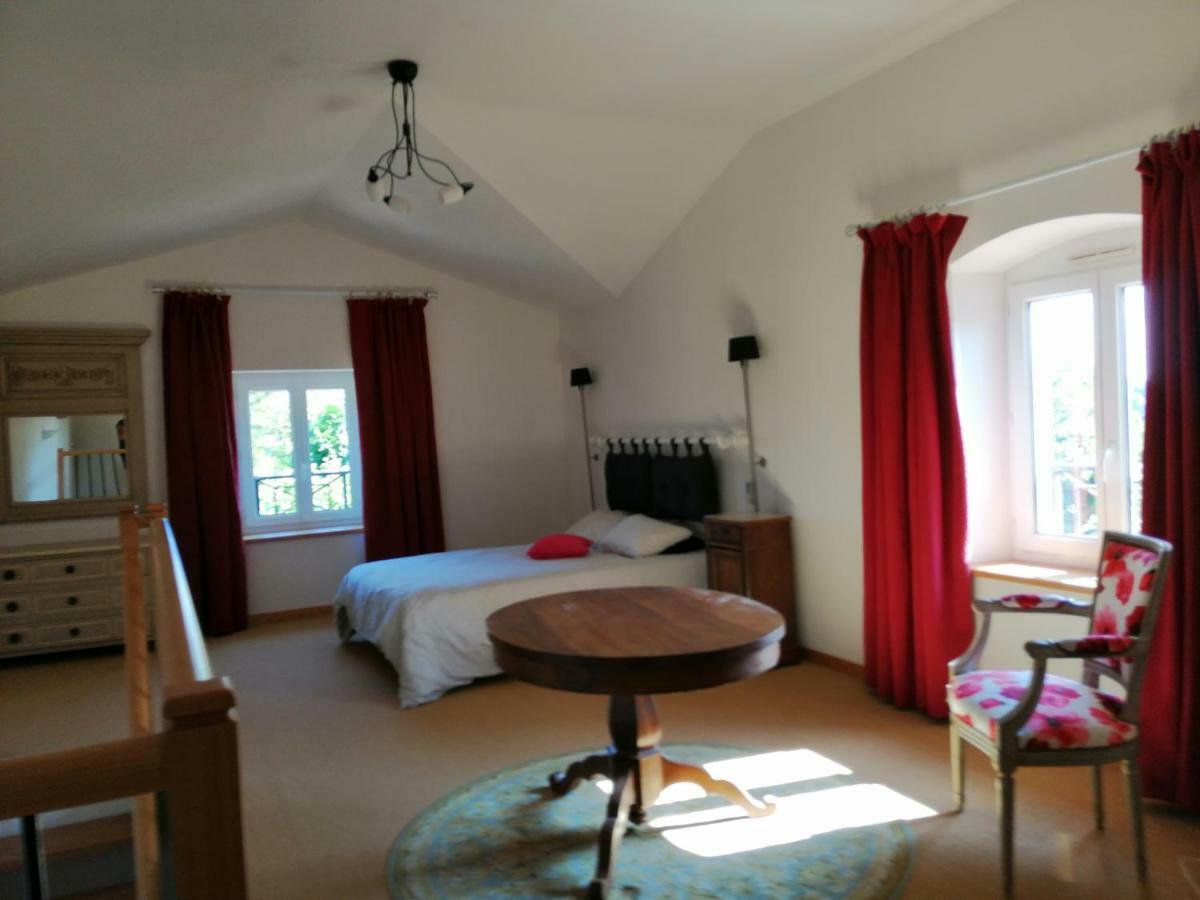 Chambres D'Hotes Le Cedre Bleu Saint-Lattier Екстер'єр фото