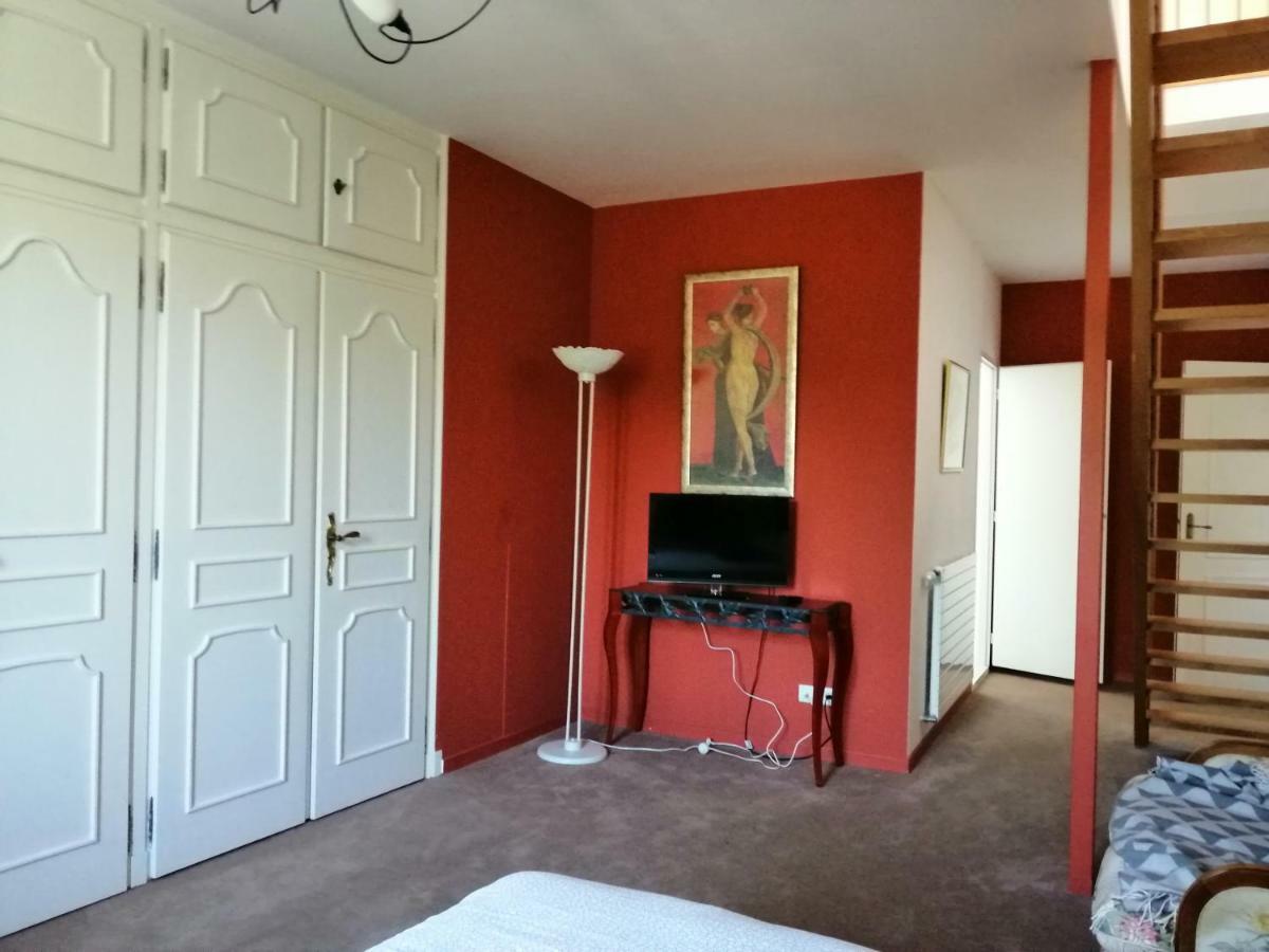 Chambres D'Hotes Le Cedre Bleu Saint-Lattier Екстер'єр фото